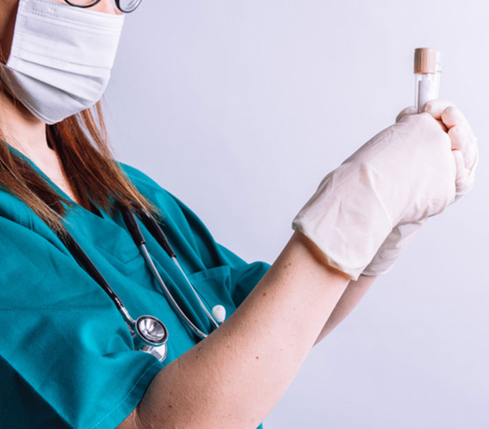 lab-draw Doctor holding lab eprouvettes