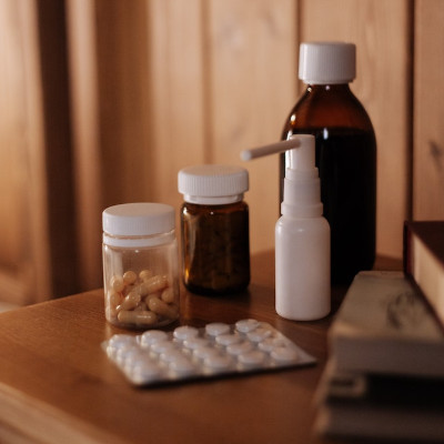 picture of medications and ketamine nasal spray bottle