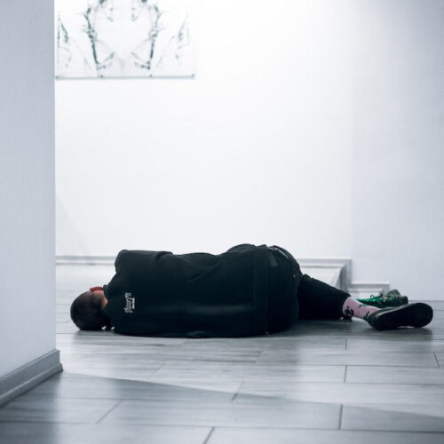 unconscious-man-on-the-floor-overdose unconscious man on the floor